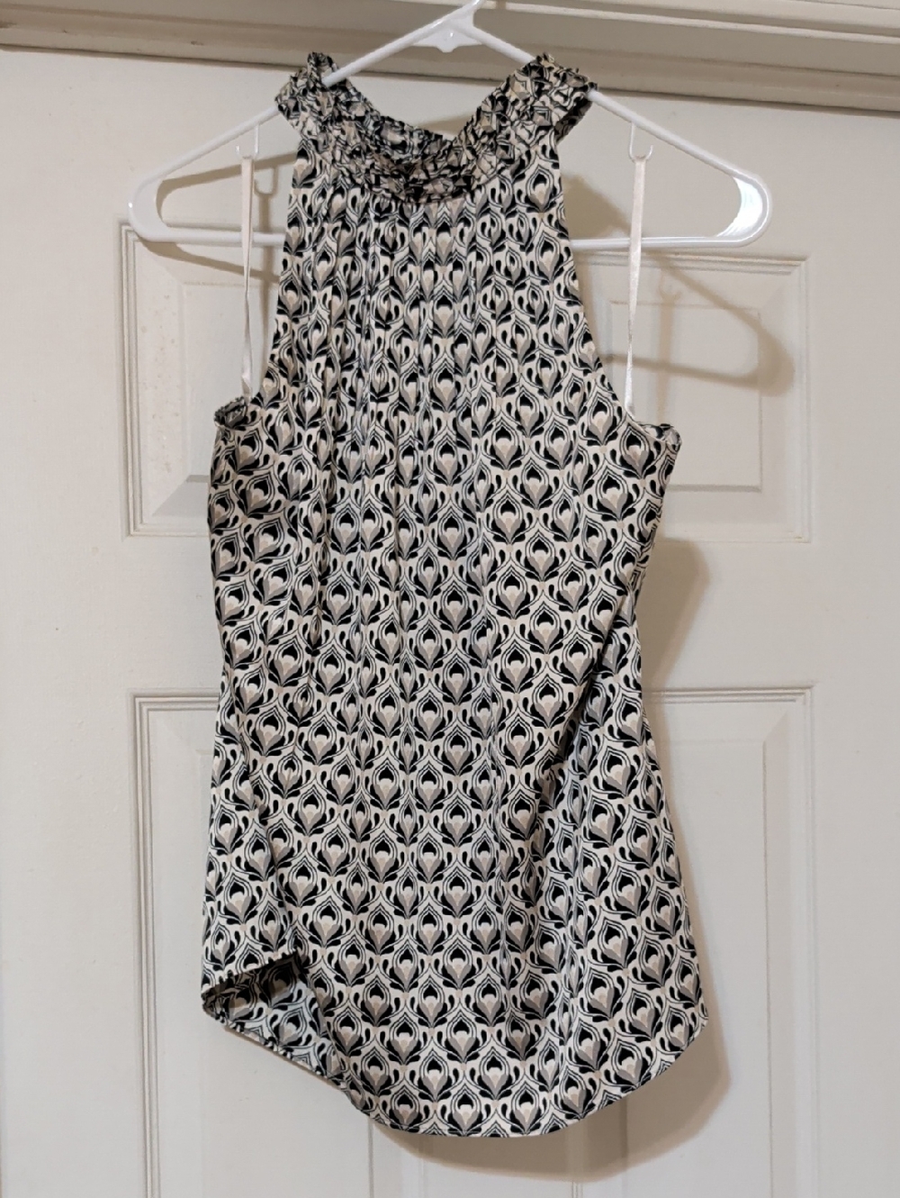 White House Black Market NWT Black & White Printed Sleeveless Top